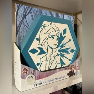 NWT Disney Frozen Infinity Mirror Light Elsa Lead With Courage
